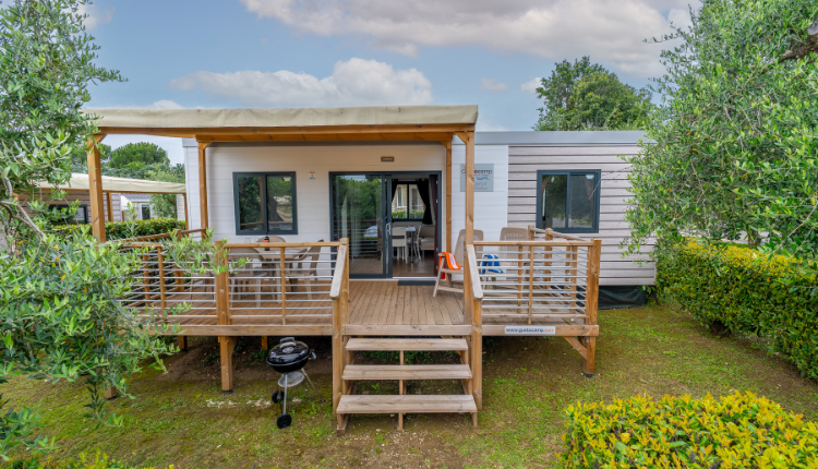 Superior Deluxe - Voorkant